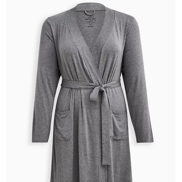 torrid Other - Gray Torrid Robe, Size 5/6. Super Soft.